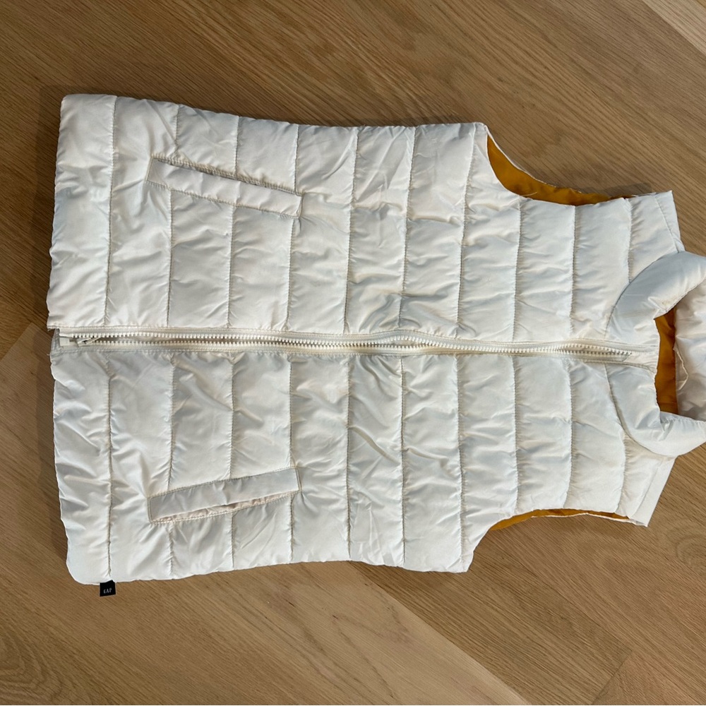 GAP White Quilted Vest with Gold Lining